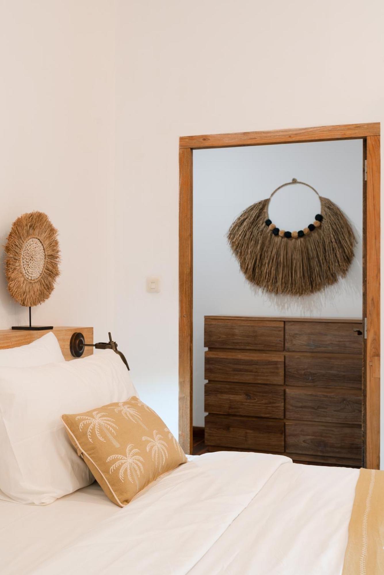 Secret Haven Cozy 3 Bedroom Private Pool Villa Gili Trawangan